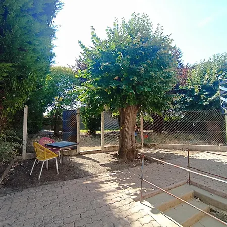 Apartament Climatise Avec Cour Et Jardin Saint-Jean-dʼAngély
