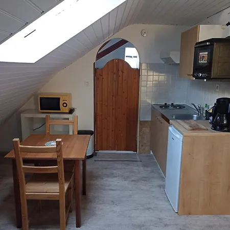 Appartement Climatise Avec Cour Et Jardin *